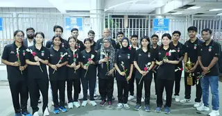 বিমানবন্দরে বাংলাদেশ যুব টেবিল টেনিস দলকে বিমানের শুভেচ্ছা